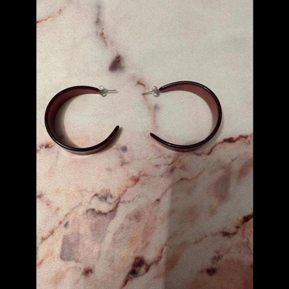Red Hoop Earrings: Elevate Your Elegance!